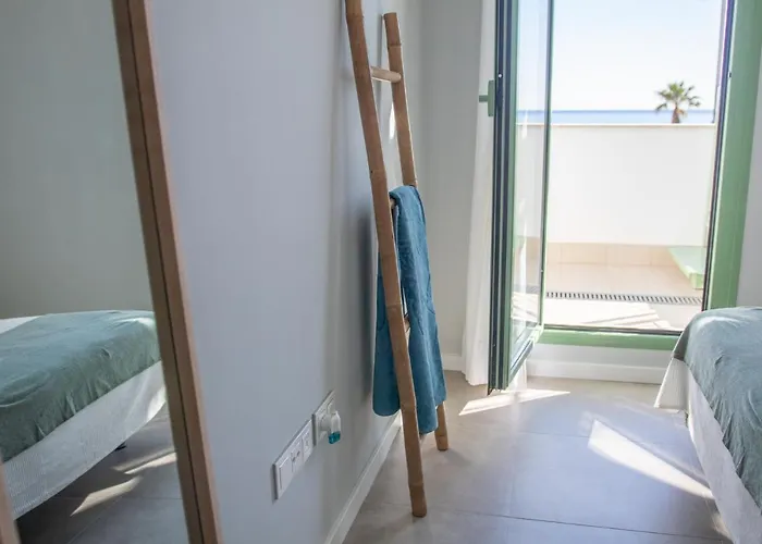 Precioso Apartamento Frente A La Playa Con Piscina