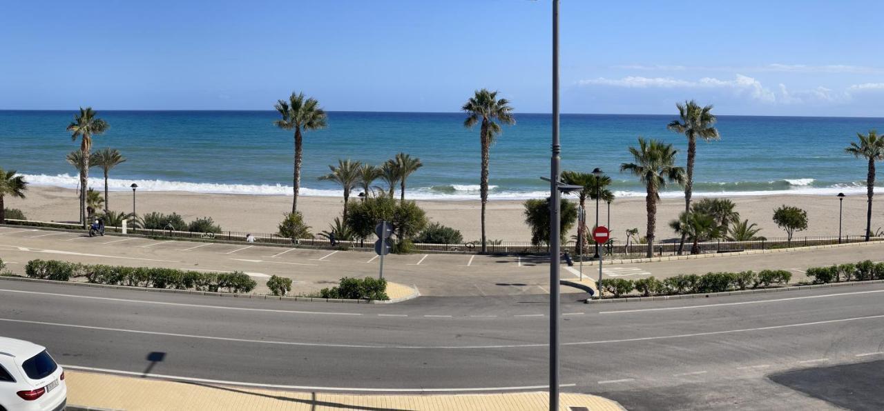 Precioso Frente A La Playa Con Piscina *
